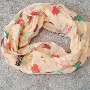 Bird infinity scarf